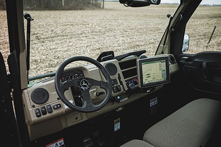 Interior of XUV835R with Gen 4 4640 Universal Display